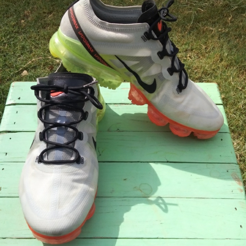 Nike vapormax Platinum 11 and 1/2